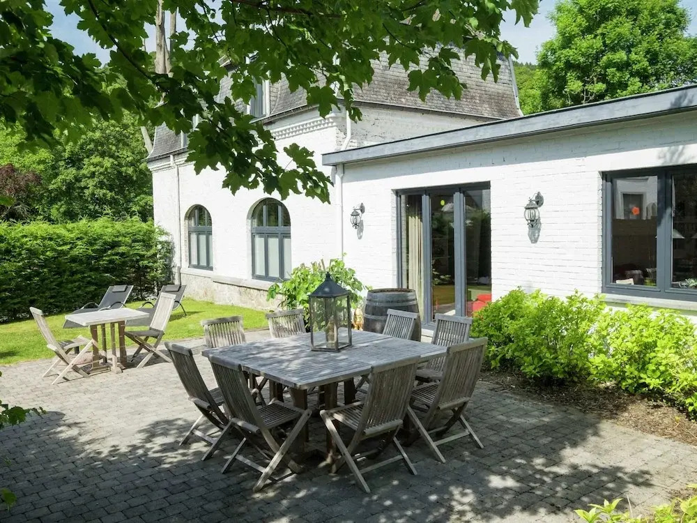 Namur Mansion by the Meus