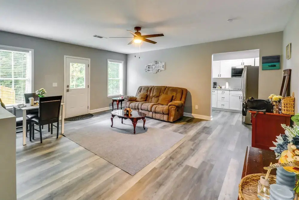 9 Mi to Downtown Atlanta: Quiet Eastside Apartment