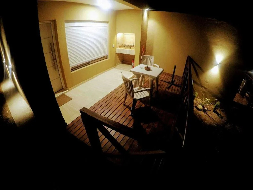 ARROYO SUITE HOUSE