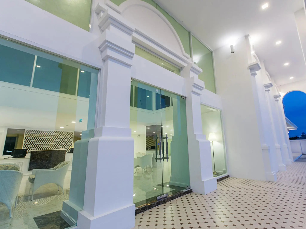 B2 Hua Hin Premier Hotel