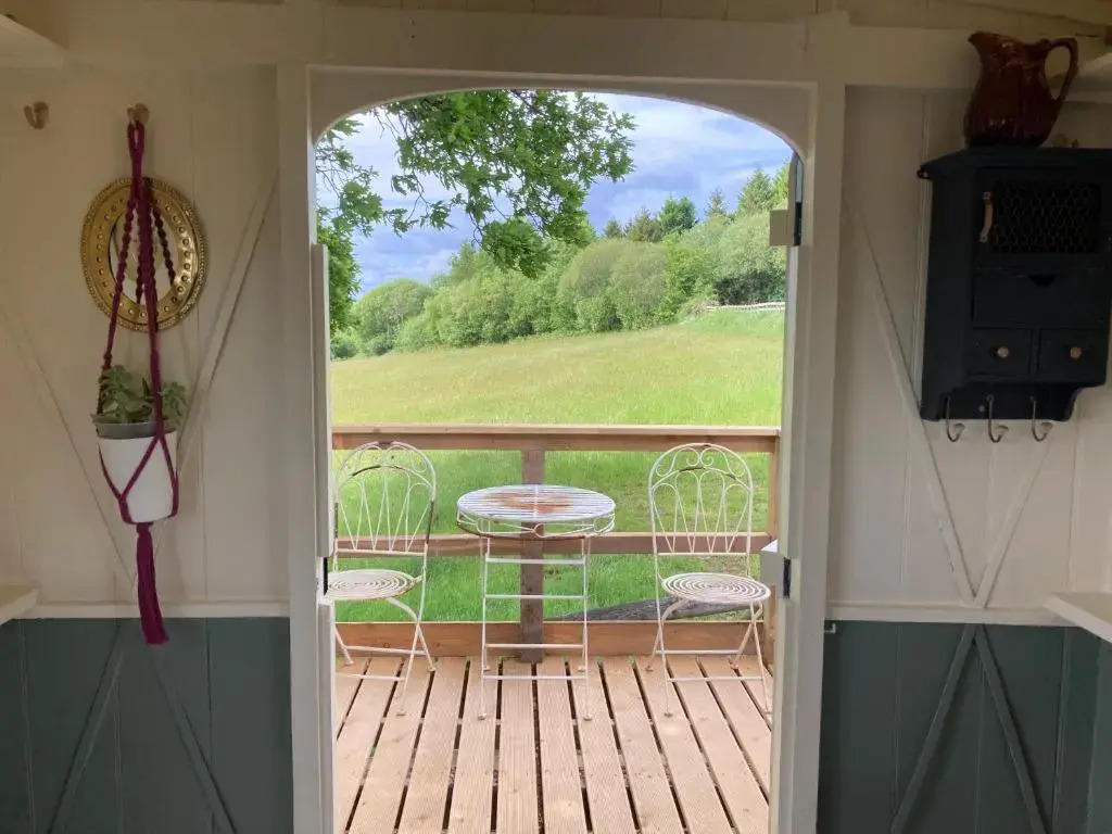 Pet Friendly - 2 Guests - Original Roadsmans Wagon
