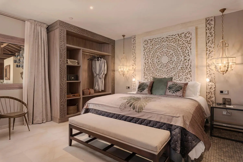 Royal River, Luxury Hotel