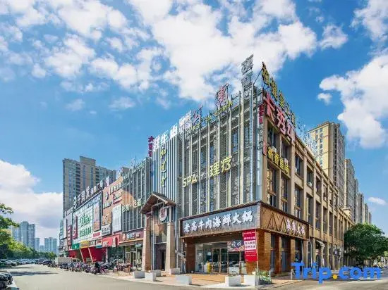 SOLO Esports Hotel