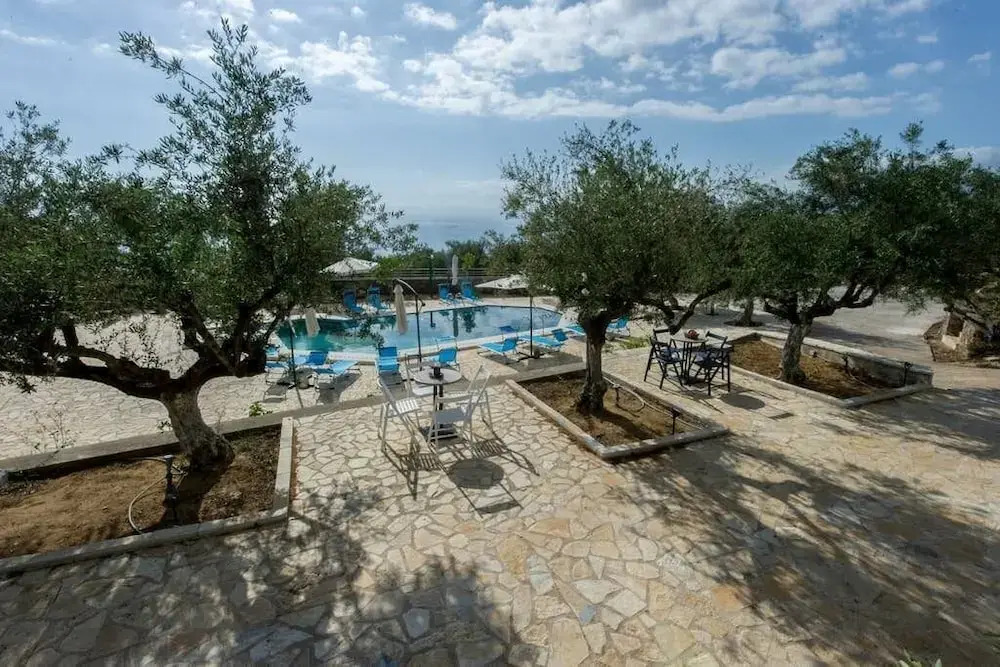 New Hope, studio with pool near the beach