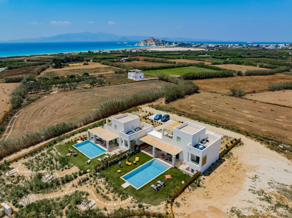 Plioni Villas With Private Pool & Suites With Hot Tub