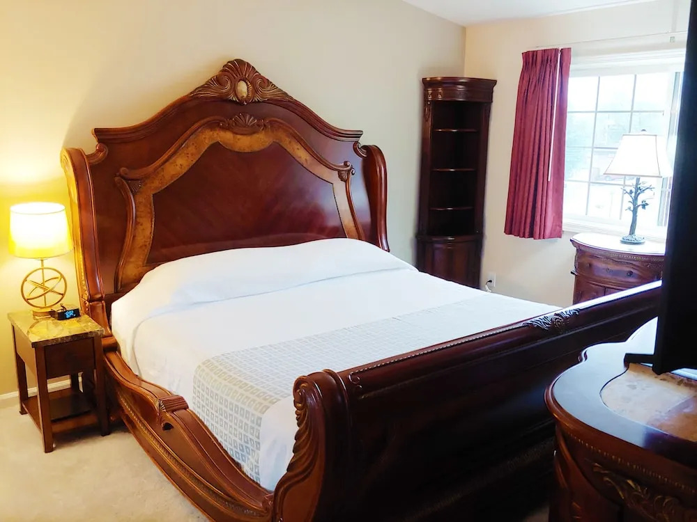Grand Wood Suites