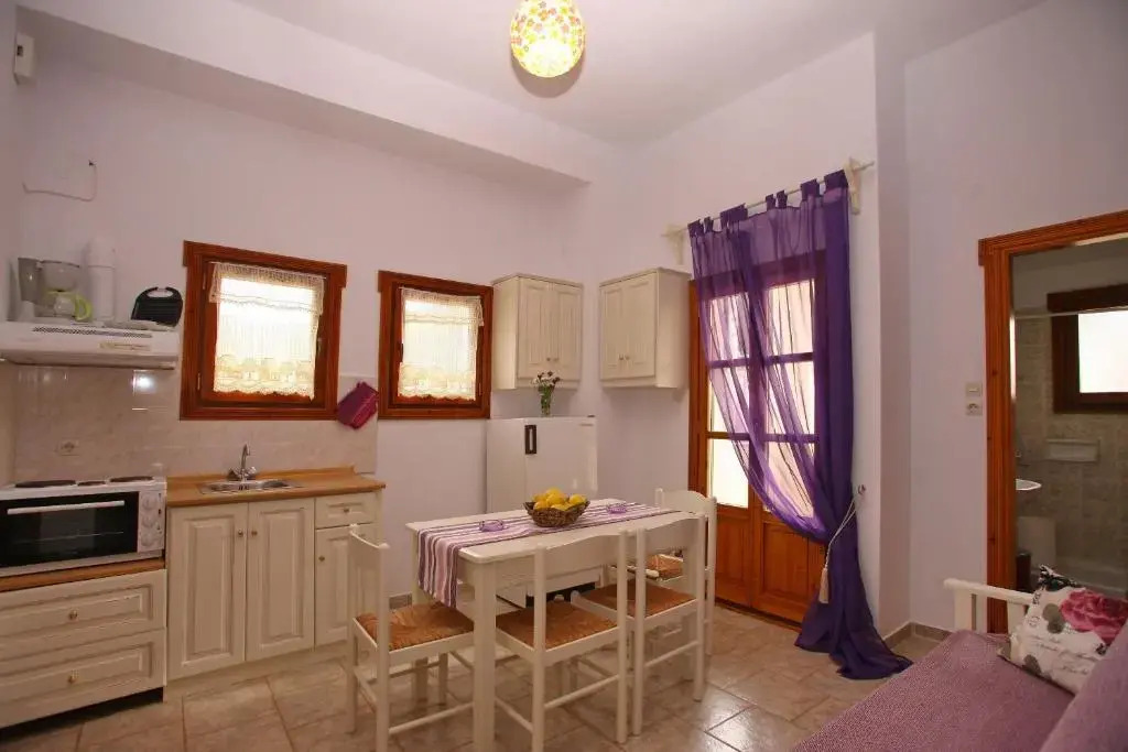 Sklavos Studios skopelos