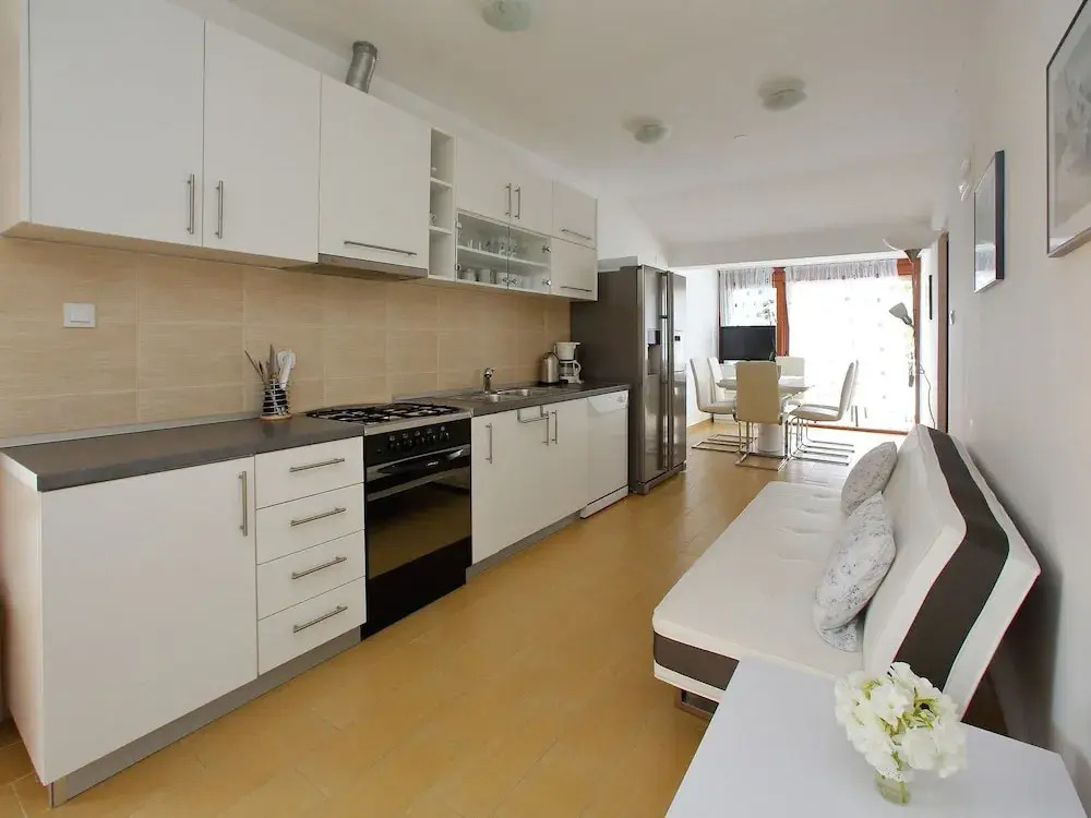 Lovely Apartment With Great sea View Terrace, Shared Pool, Directly on the Beach