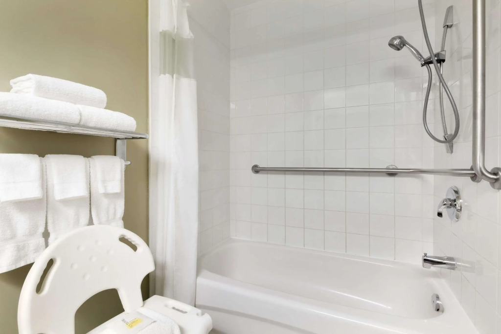Days Inn by Wyndham Orillia