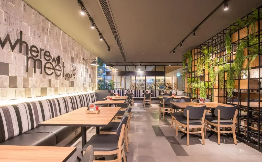 Отель Holiday Inn Express Bangkok Sathorn