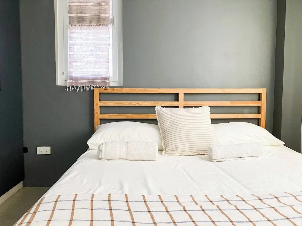 2BR Laid Back Apartment, near beach