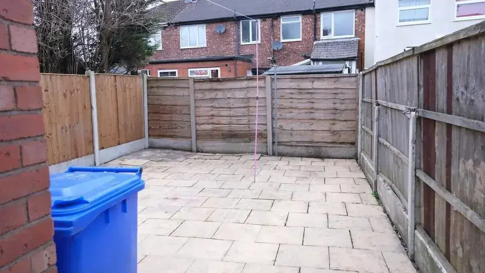 Manchester Entire 3-bed House, Sleeps 5 w/ Parking