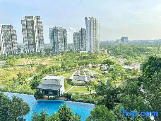Elysia Park Residence Medini by Stayrene