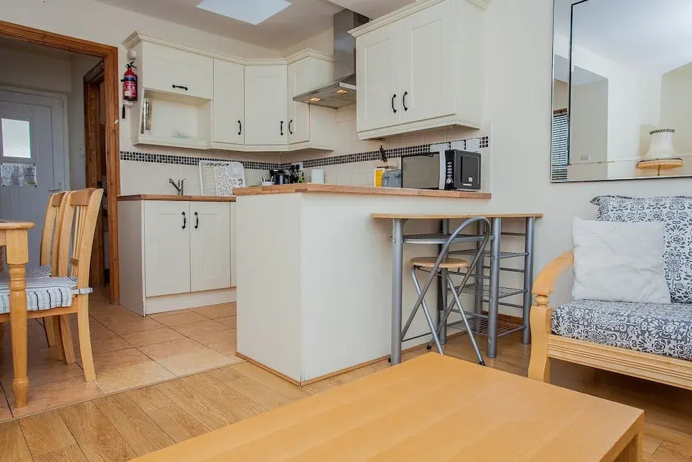 Central 3 Bedroom Townhouse Near O'Connell Street