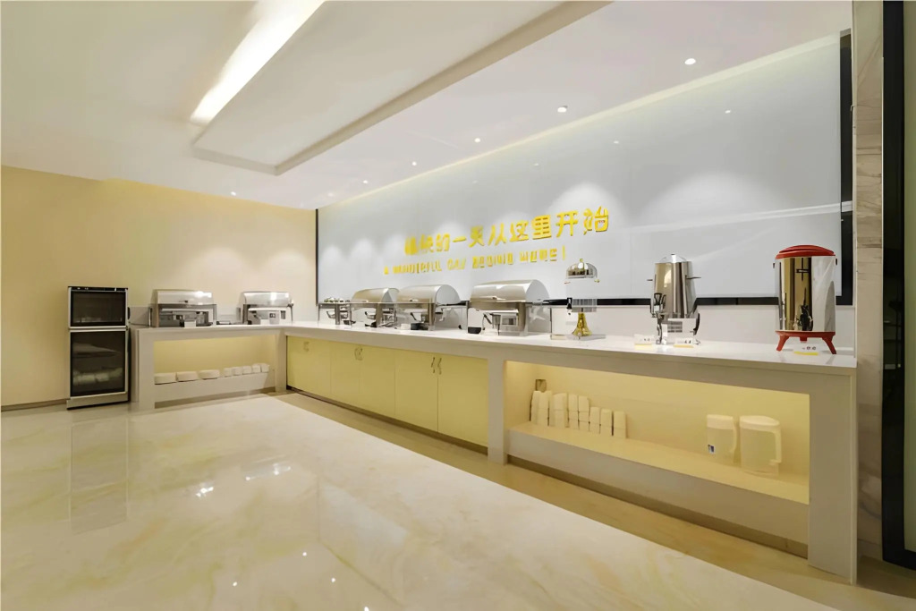 Queen Design Hotel (Qiandeng Lake Resort Guicheng Subway Station Branch)
