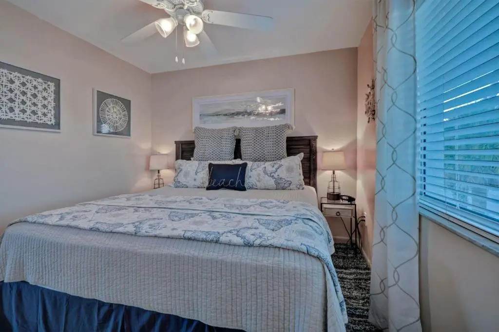 Five Palms Suite 201 - Daily - Weekly - Monthly
