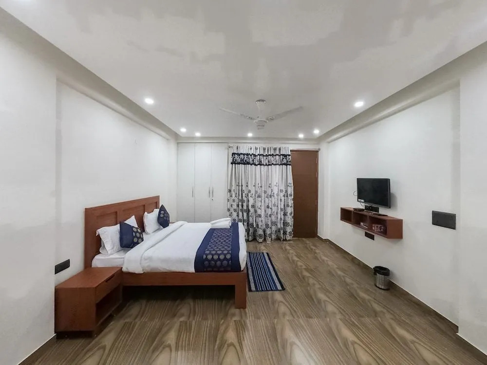 Under My Roof Luxury Apartment