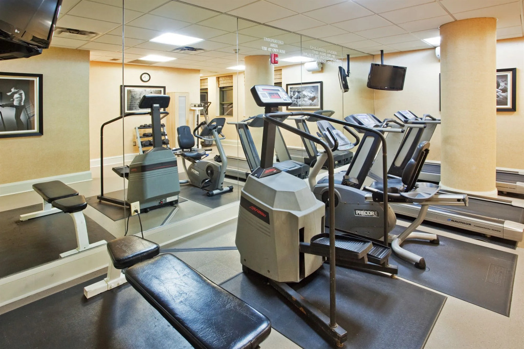 Holiday Inn & Suites Ottawa Kanata by IHG