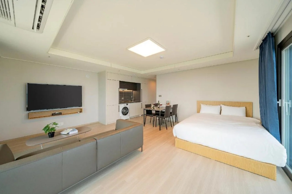 Sokcho I Park Suite Hotel and Resort