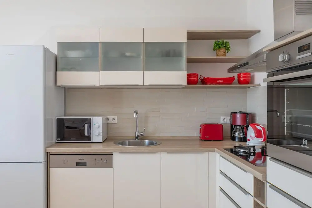New Beach 4 Star Luxury Apartment 3 Bedrooms 3 Bathrooms, Free Boat Berth