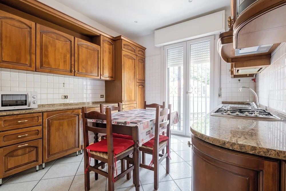 Giorgi Homes - Family Apartment