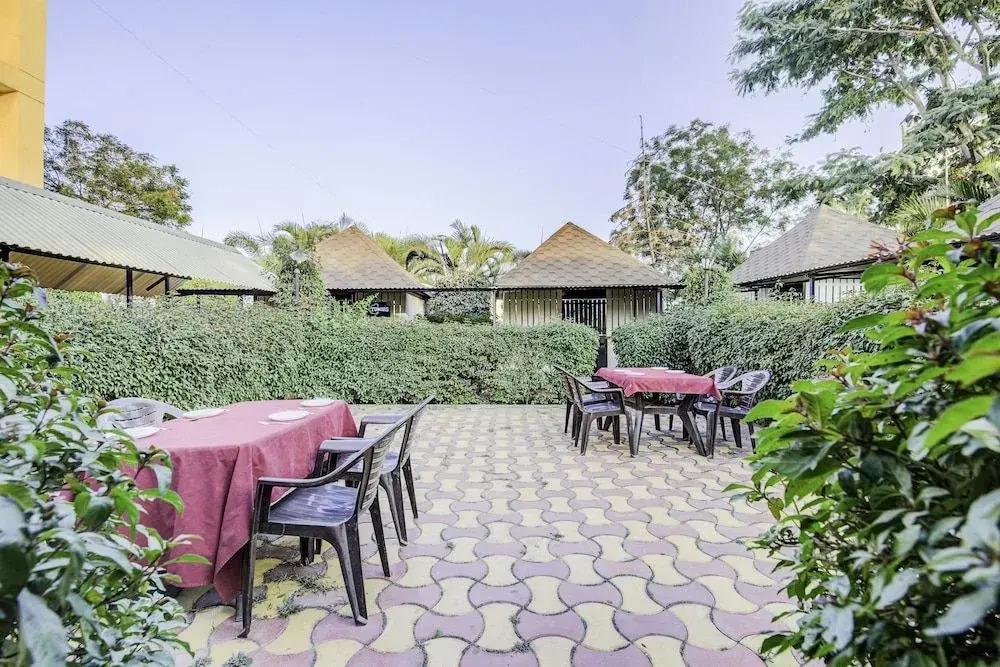 OYO 24125 Hotel Aakash