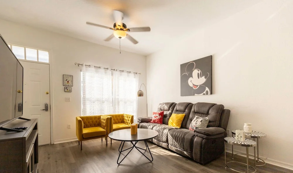 Entire House in Resort Just Minutes From Disney