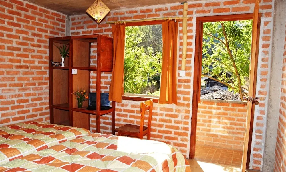 Thitaw Lay House B & B