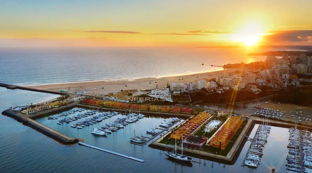 Apartment with One Bedroom in Portimão, with Wonderful Sea View, Terrace And Wifi - 10 M From the Beach