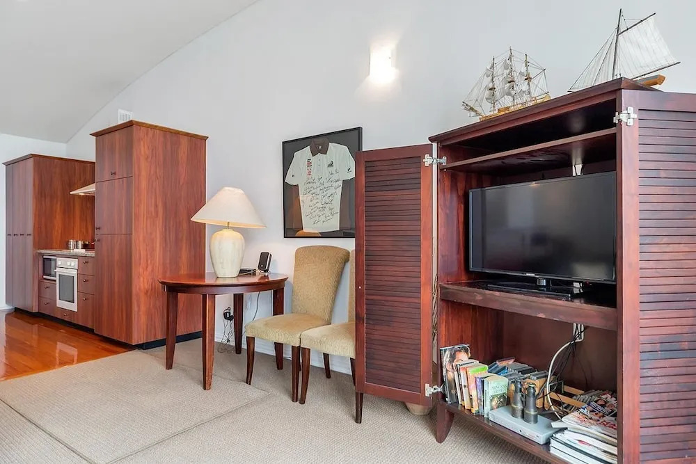 QV Right on the Water Apartment - 338