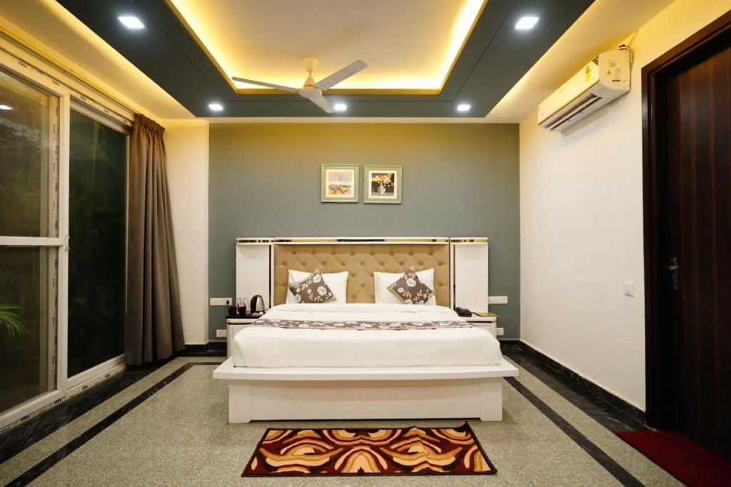 Posh Garden Inn Artemis Hospital Road Gurgaon