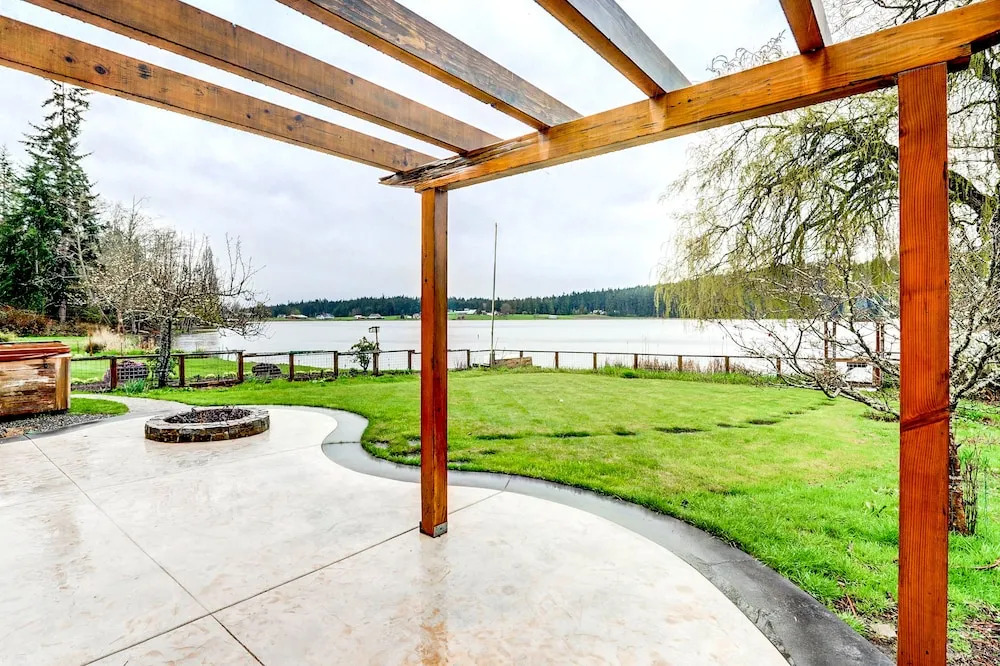 5166 Bayview Rd Home - 4 Br home by RedAwning
