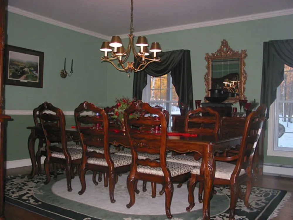 Silver Service Inn
