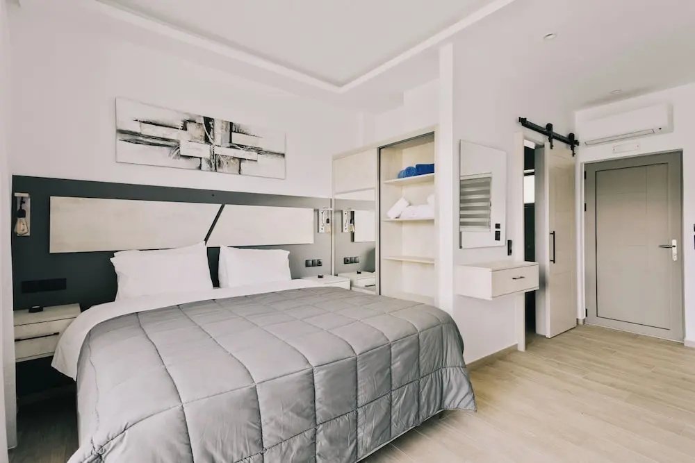 Lighthouse Apartments