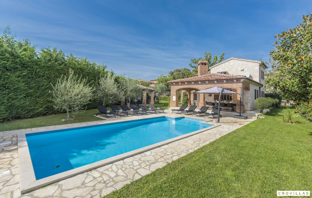 Rustica in Visnjan with 5 bedrooms and 1 bathrooms