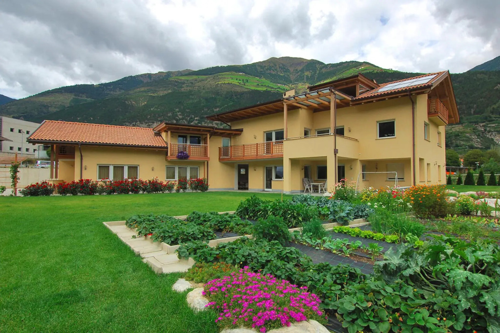 in Schlanders with 1 bedrooms and 1 bathrooms