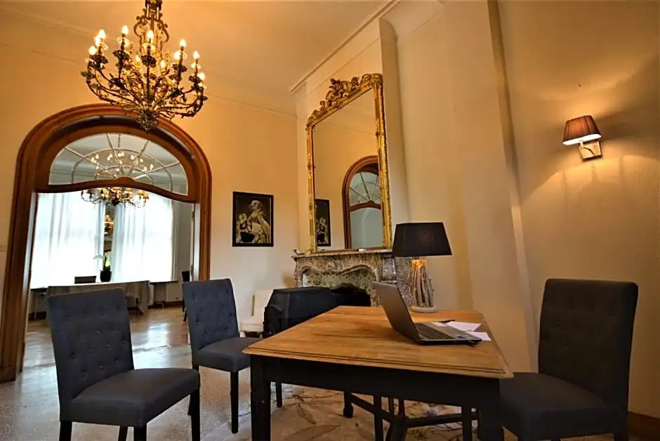 Villa De Noailles