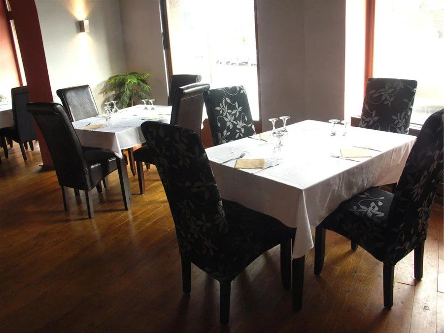 Hotel Saloon