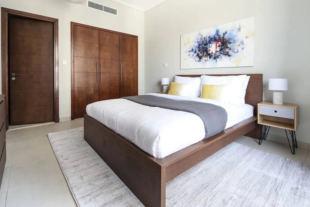 Light + Beautiful 1BR in Amazing Downtown Dubai!