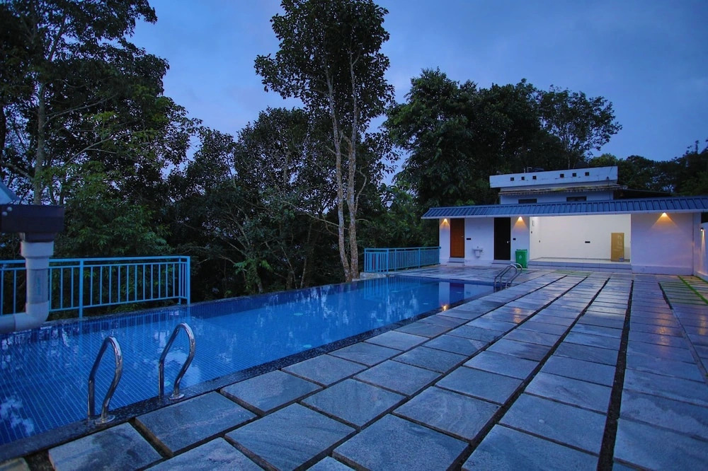 Nature Shade Pool Villa