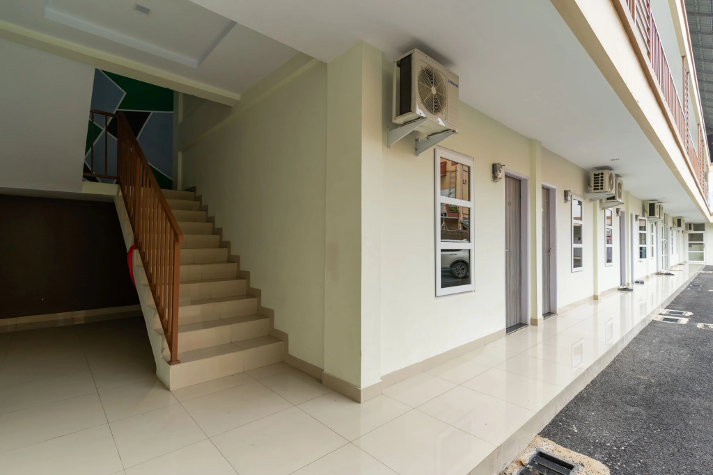 RedDoorz Syariah near Titi Bobrok Medan