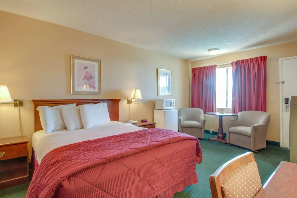 Howard Johnson Express Inn - Redding