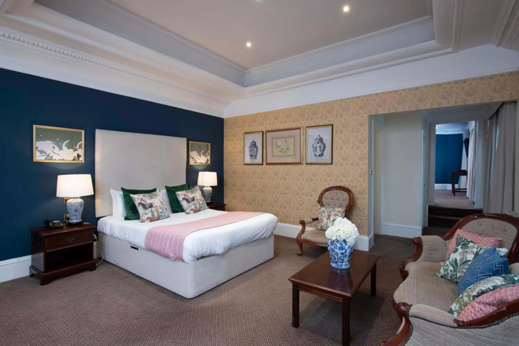 The Royal George Hotel