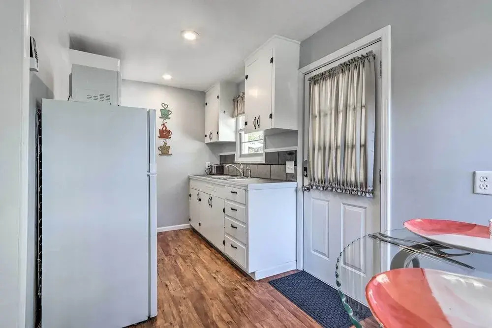 Cozy Warsaw Cottage: Walk to Drake Harbor!