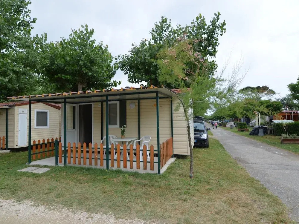 Wooden Chalet with Terrace near Beach