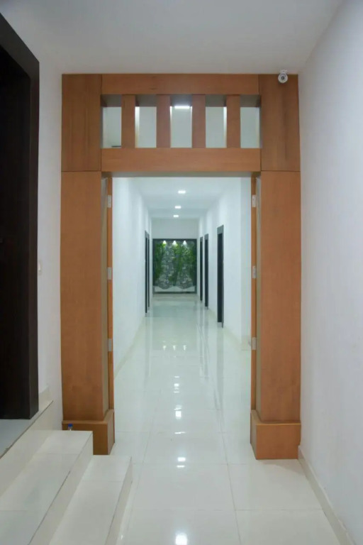 Hotel Kochi Crown