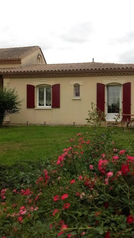MAISON dHôtes AFRIKA du QUEYROUX , petit gite en campagne, animaux non acceptés