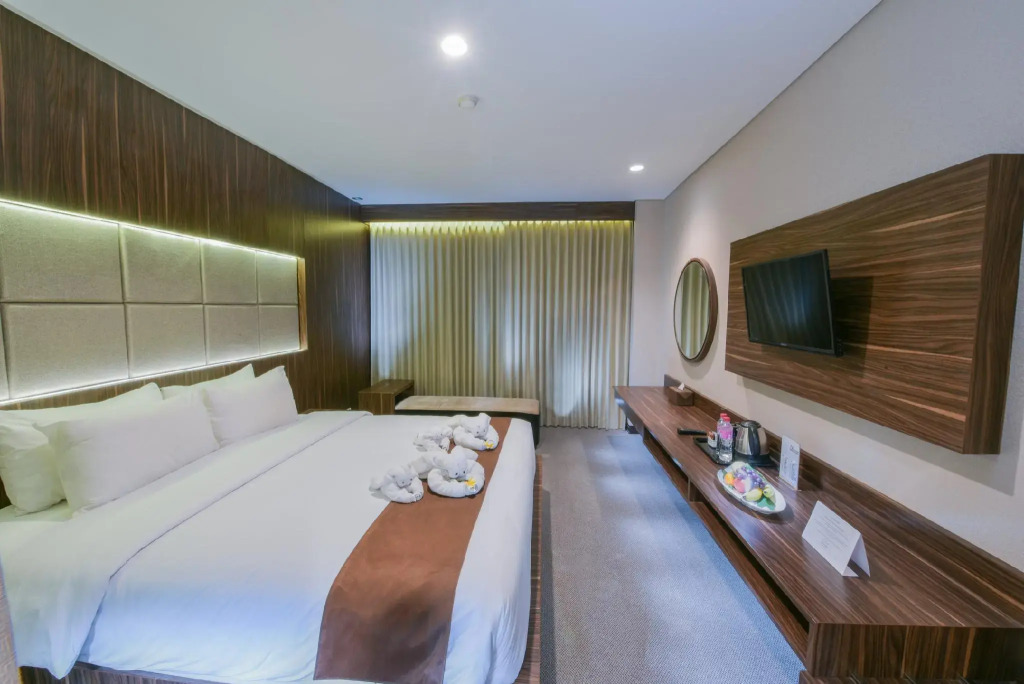 Royal Regantris Cendana