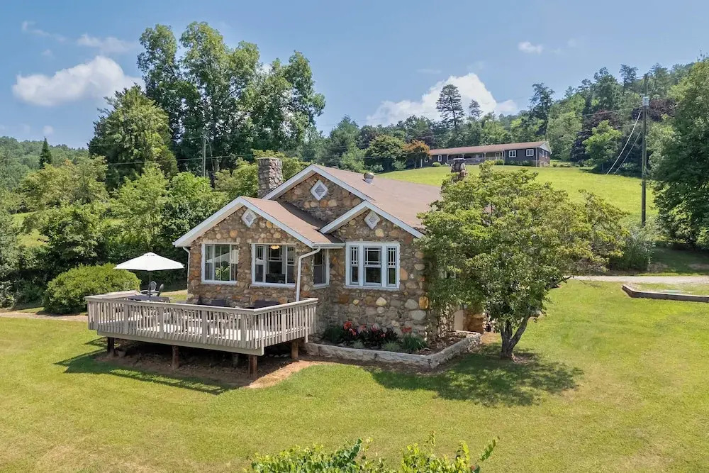 Hike + Explore: Mountain-view Escape in Candler