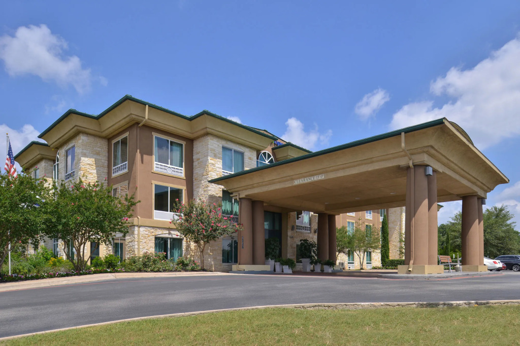 Holiday Inn Express & Suites Austin SW - Sunset Valley by IHG